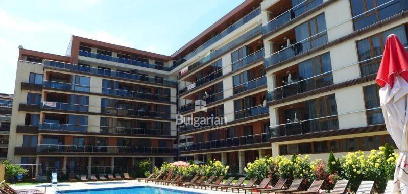 Апартаменти В Помориебей Комплекс Pomorie Exteriör bild